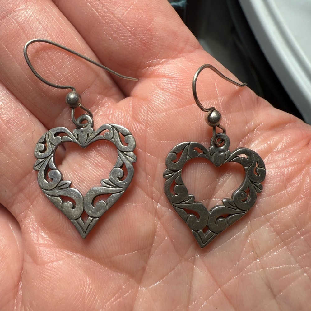Silver‎ Tone Drop Heart Earrings